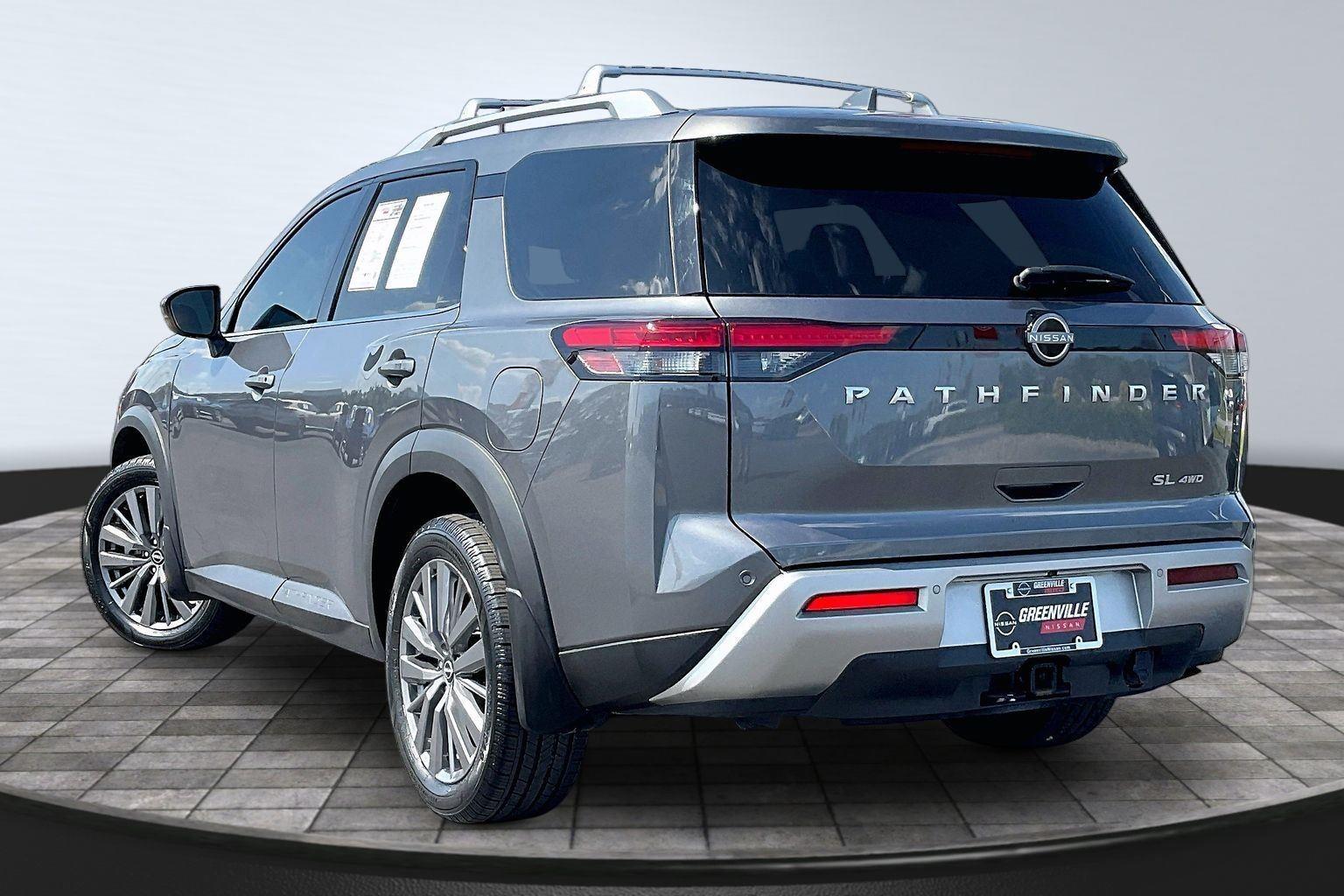 View vehicle photo 3
