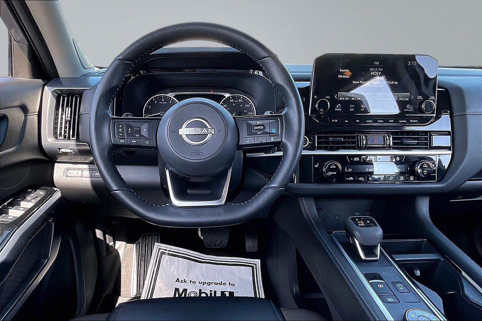 View vehicle photo 7