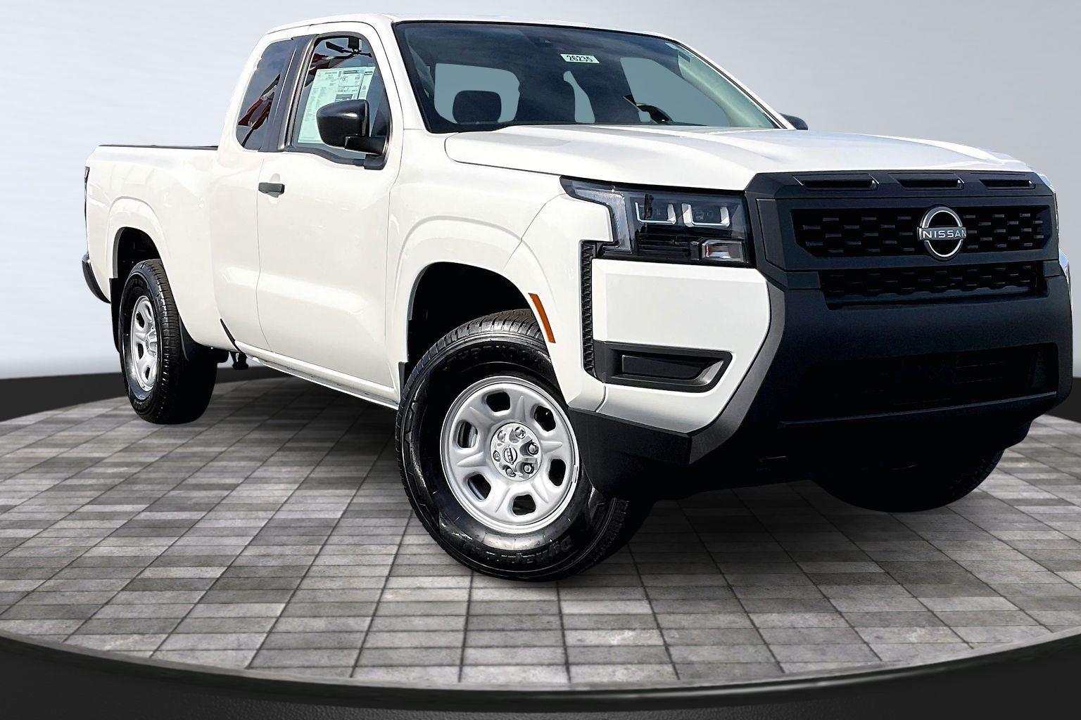Glacier White 2026 Nissan Frontier Pickup Truck Four-Wheel Drive Automatic