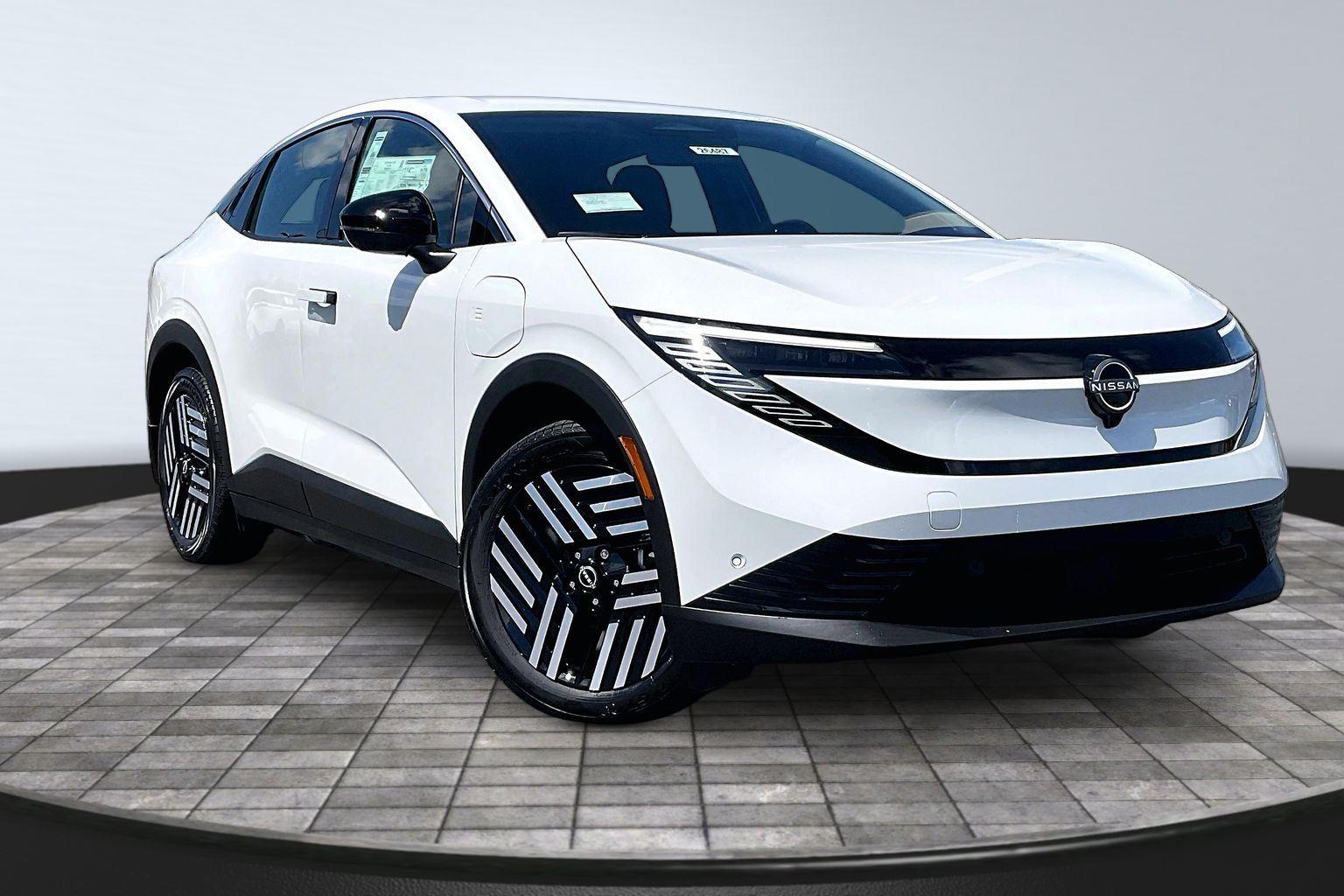Everest White Pearl Tricoat 2026 Nissan LEAF SUV / Crossover Front-Wheel Drive Automatic