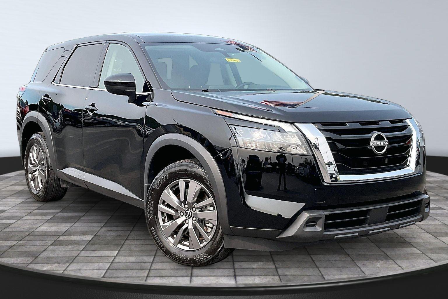 2025 Nissan Pathfinder S FWD