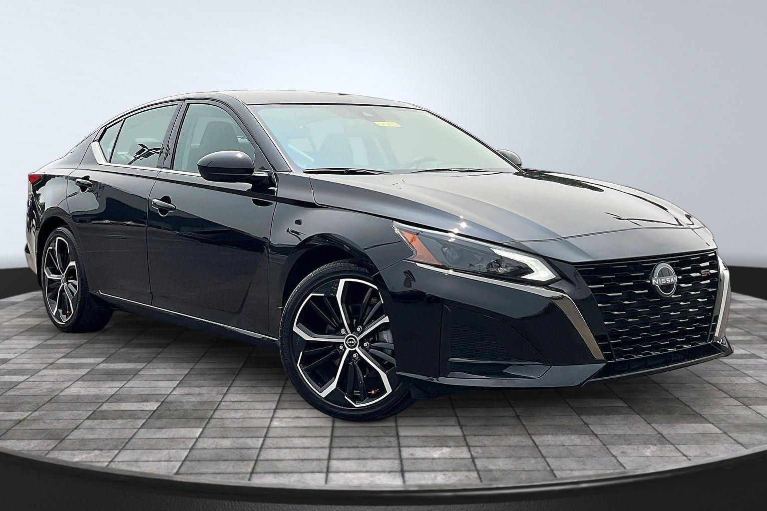 Super Black 2025 Nissan Altima Sedan Front-Wheel Drive Continuously Variable Transmission
