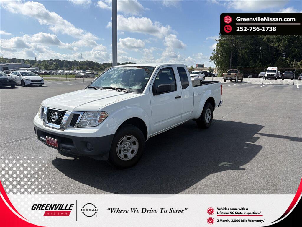 Glacier White 2016 Nissan Frontier Pickup Truck 4X2 Manual
