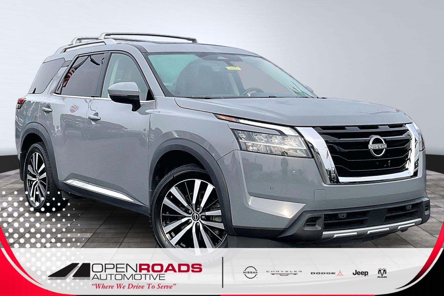  2023 Nissan Pathfinder Platinum 4WD   