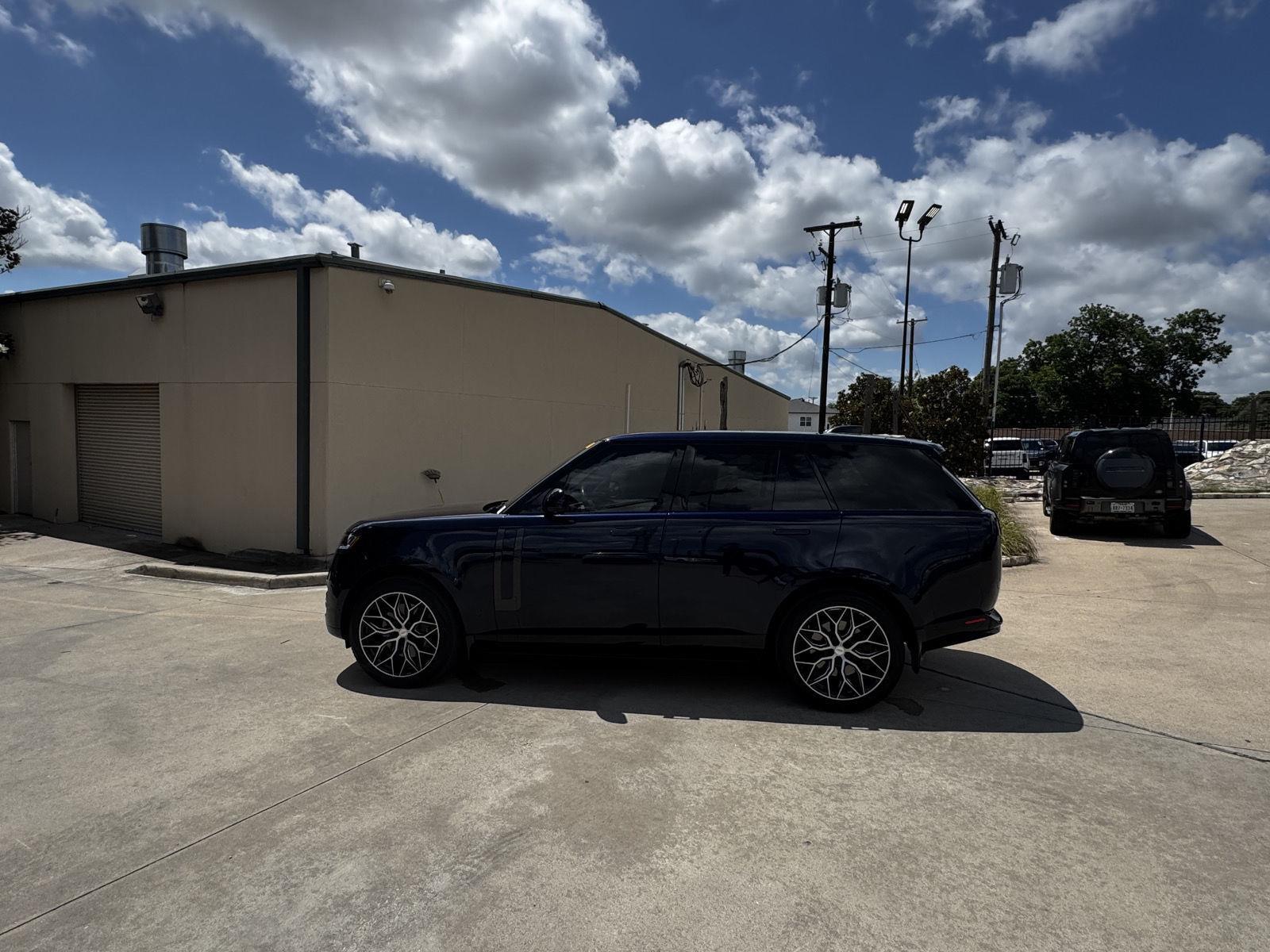Portofino Blue Metallic 2023 Land Rover Range Rover P530 SE AWD SUV / Crossover All-Wheel Drive Automatic