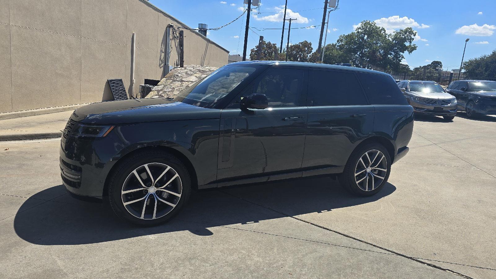 2025 Land Rover Range Rover P400 SE AWD