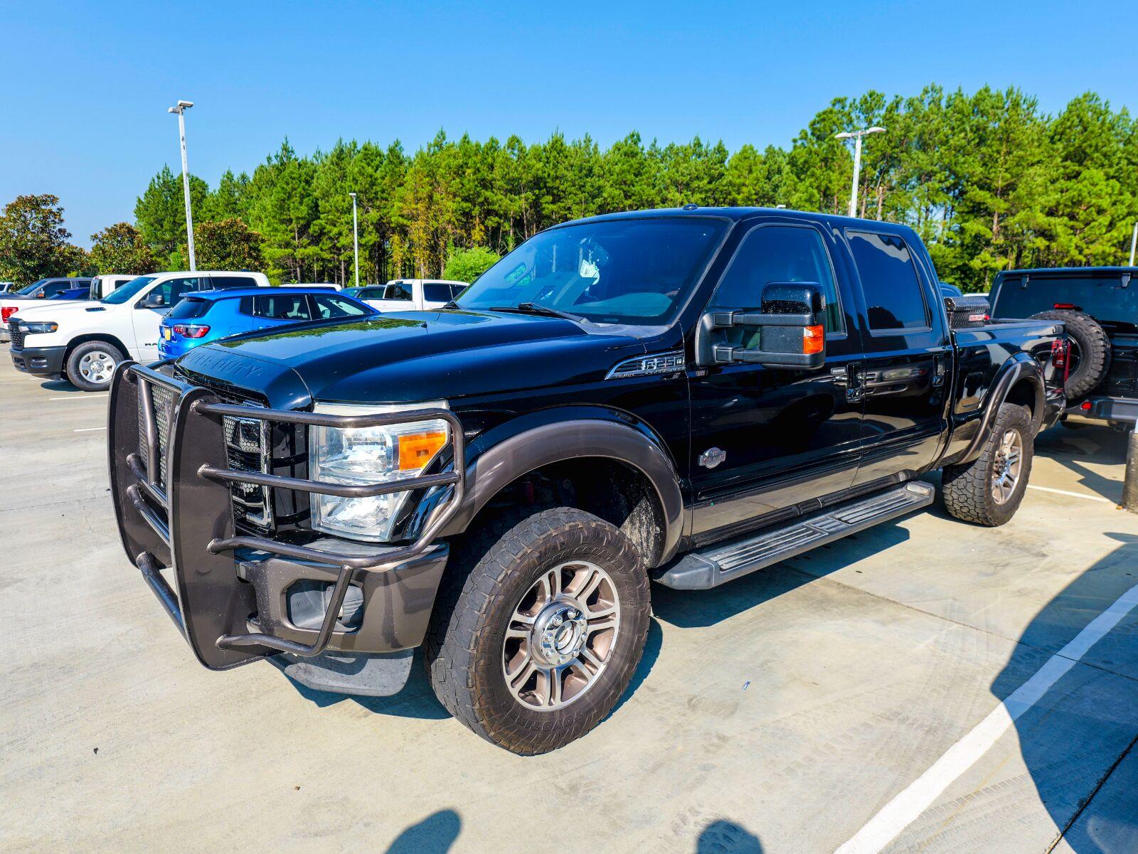 Shadow Black/Caribou 2016 Ford F-250 Super Duty Pickup Truck Four-Wheel Drive 6-Speed Automatic
