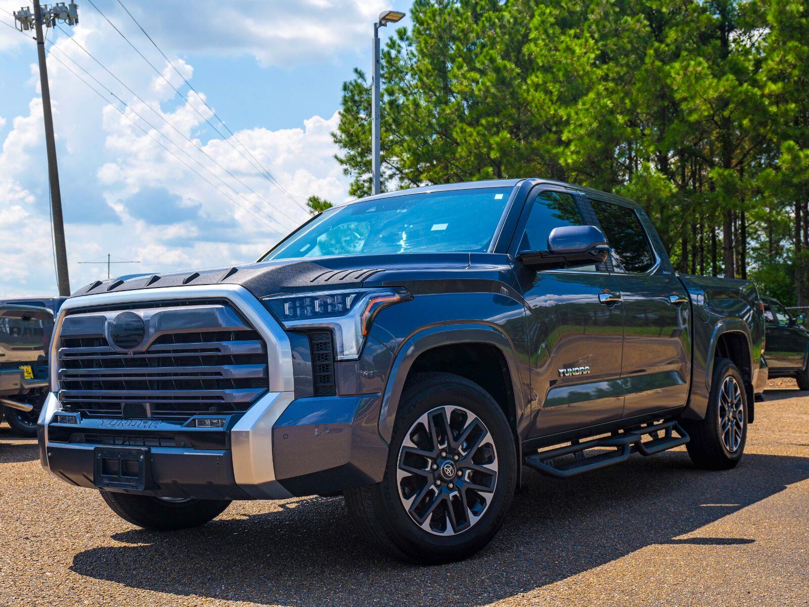 2025 Toyota Tundra Limited CrewMax Cab 4WD