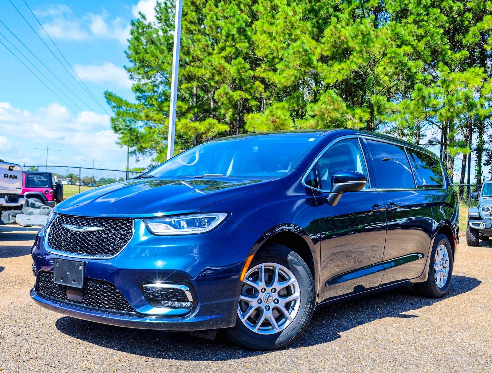2023 Chrysler Pacifica Touring L FWD