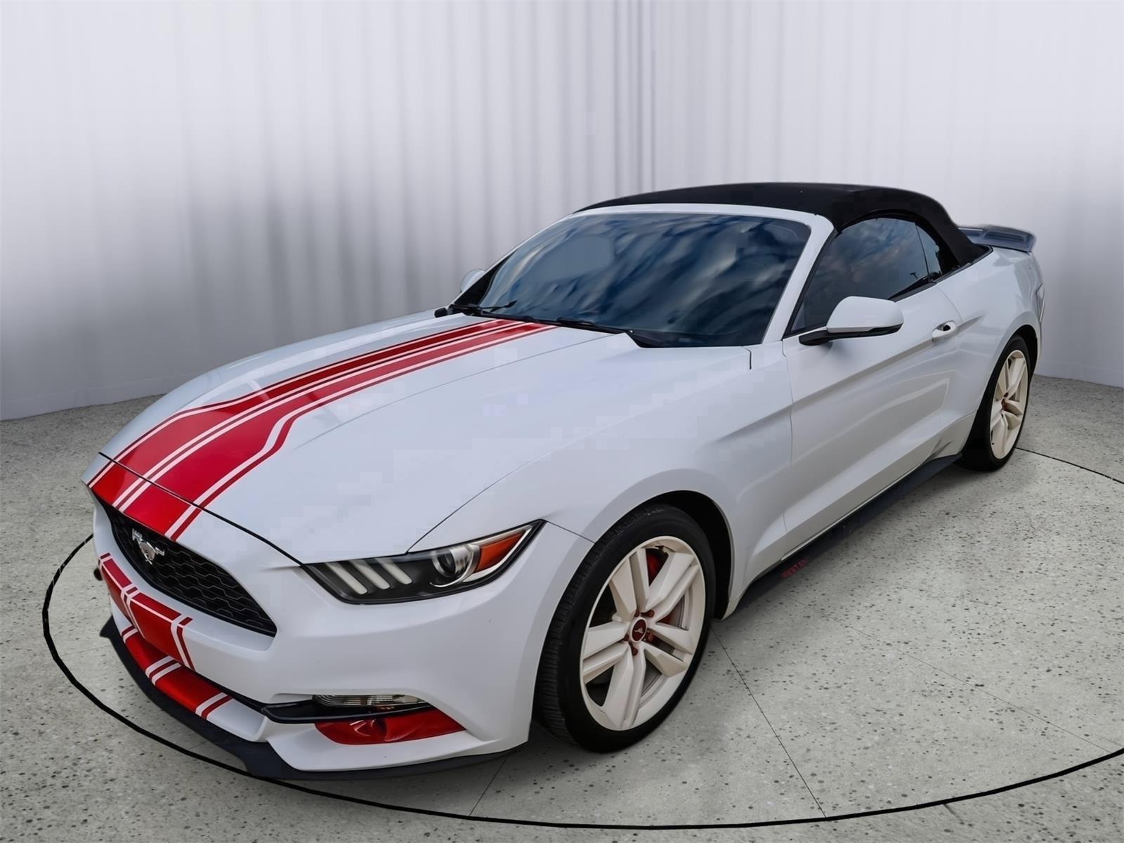 Oxford White 2015 Ford Mustang Convertible Rear-Wheel Drive 6-Speed Automatic