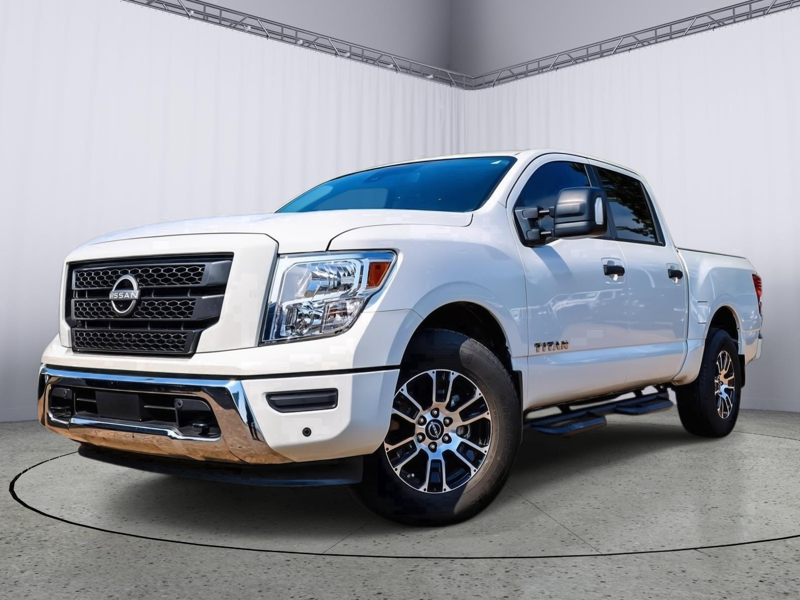 2024 Nissan Titan SV Crew Cab 4WD