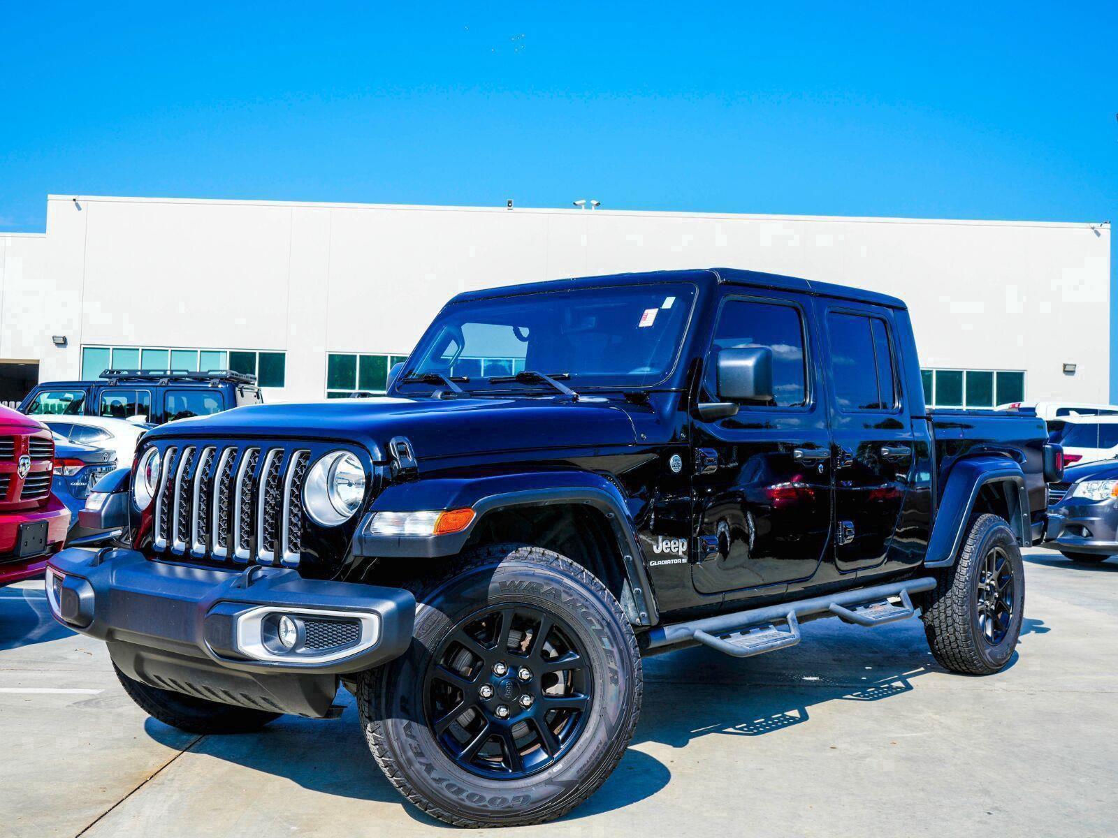  2023 Jeep Gladiator Overland Crew Cab 4WD   