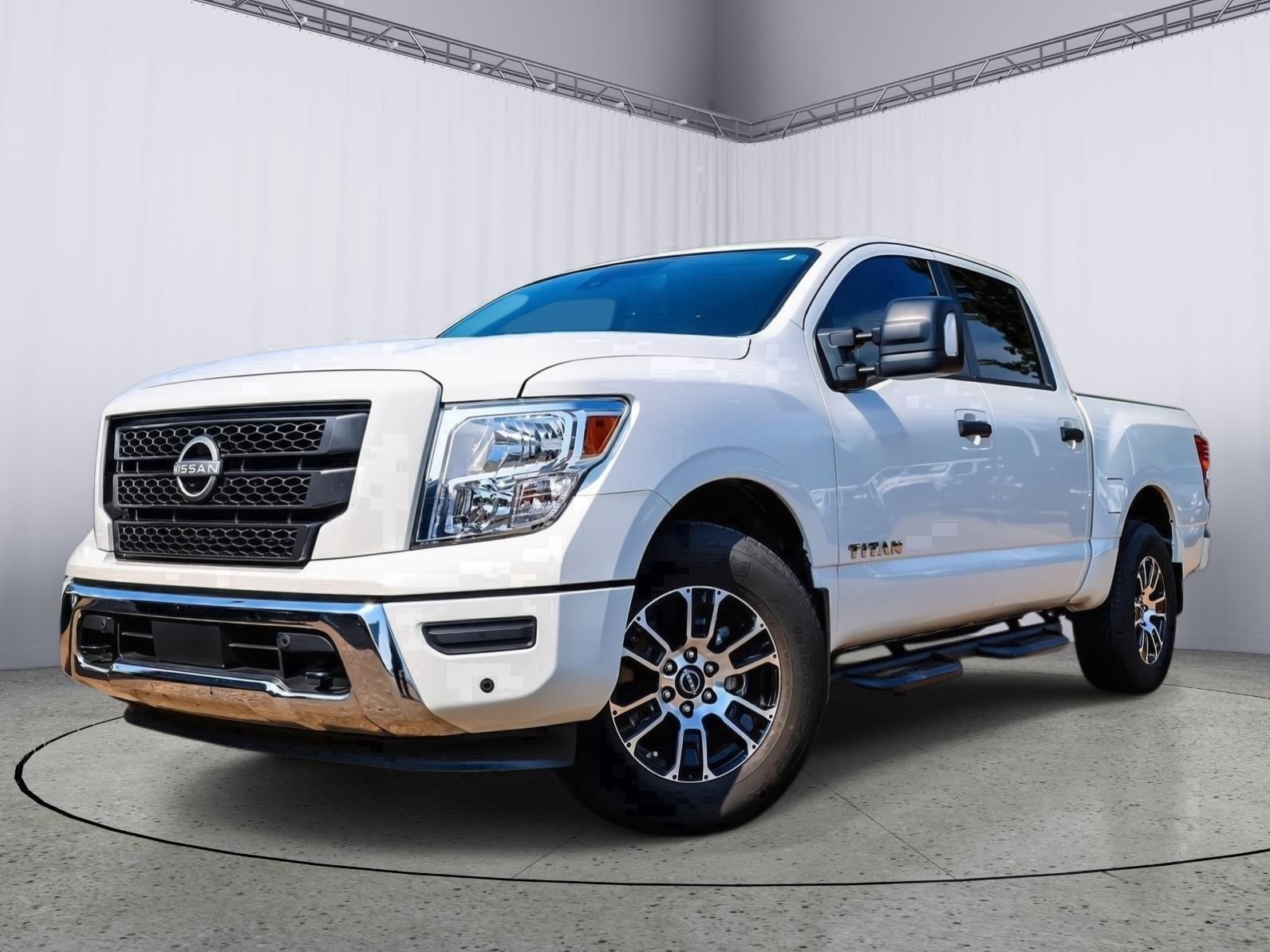 2024 Nissan Titan SV Crew Cab 4WD