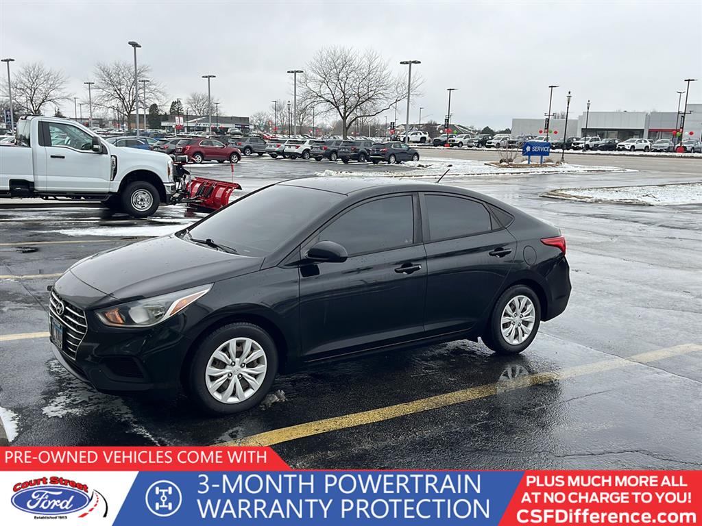 2020 Hyundai Accent SE's photo