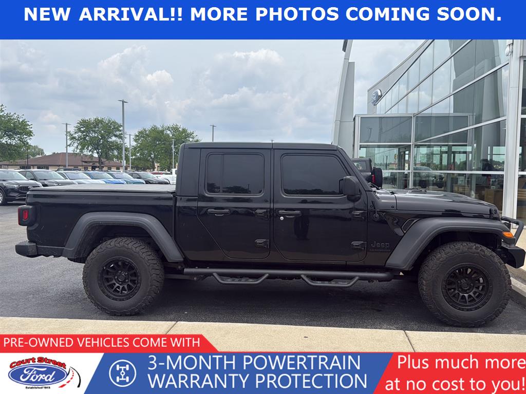 2020 Jeep Gladiator Sport S's photo