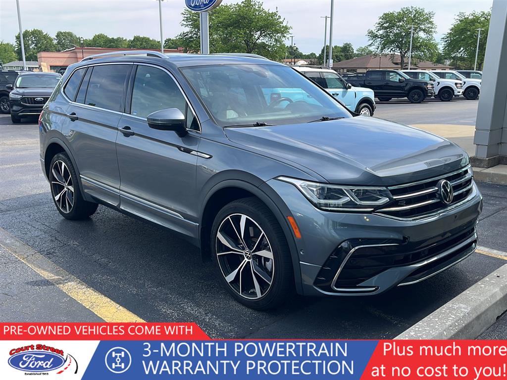 Platinum Gray Metallic 2022 Volkswagen Tiguan SEL R-Line 4Motion SUV / Crossover All-Wheel Drive Automatic