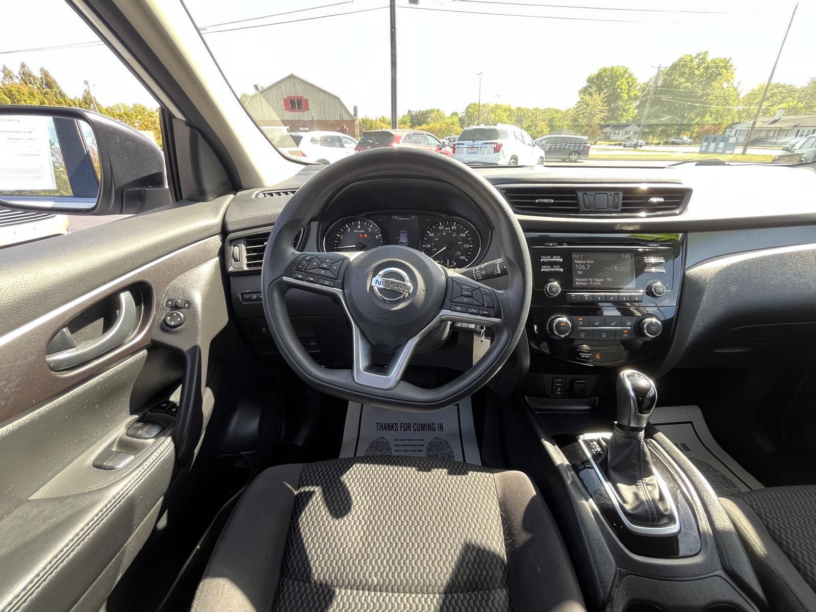 View vehicle photo 4