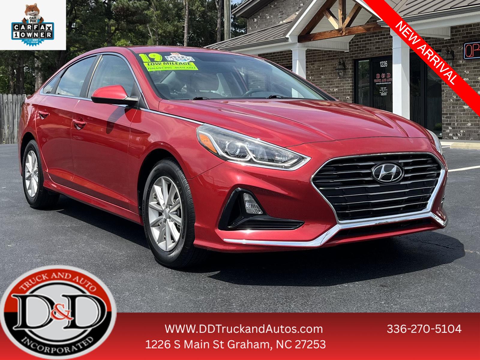 Scarlet Red 2019 Hyundai Sonata Sedan Front-Wheel Drive Automatic
