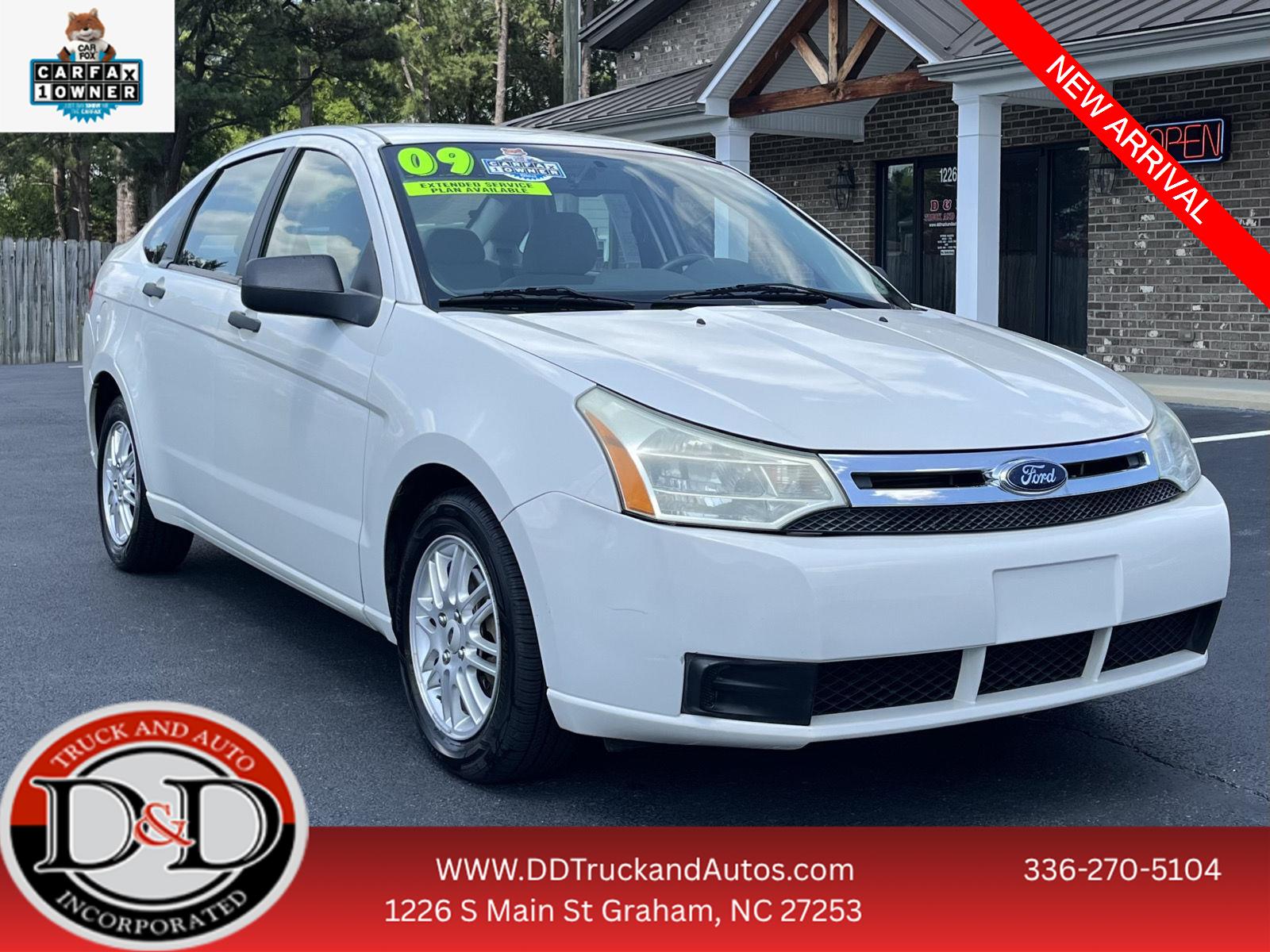 White Suede 2009 Ford Focus Sedan Front-Wheel Drive Automatic