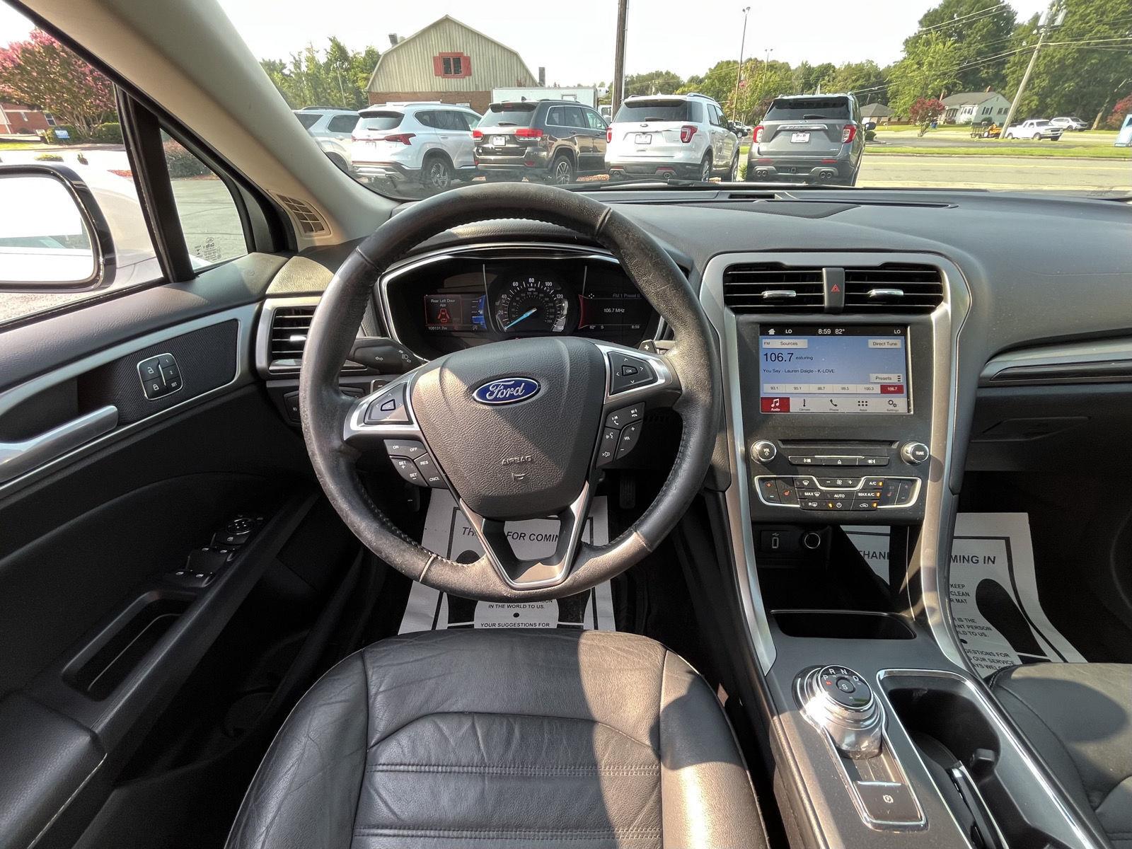 View vehicle photo 6