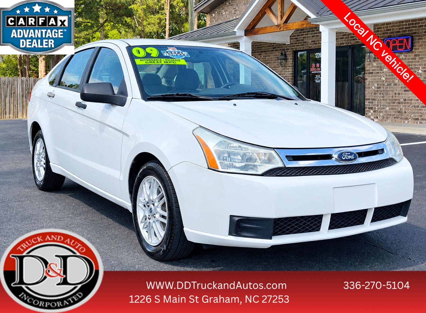 White Suede 2009 Ford Focus Sedan Front-Wheel Drive Automatic