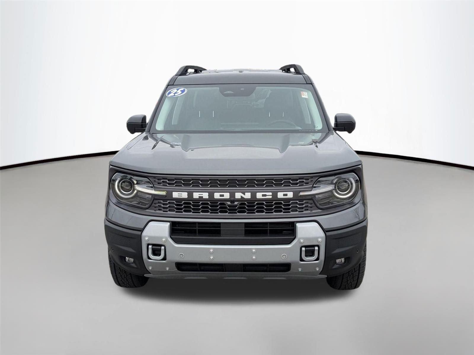 New 2025 Carbonized Gray Metallic Ford Badlands image 4