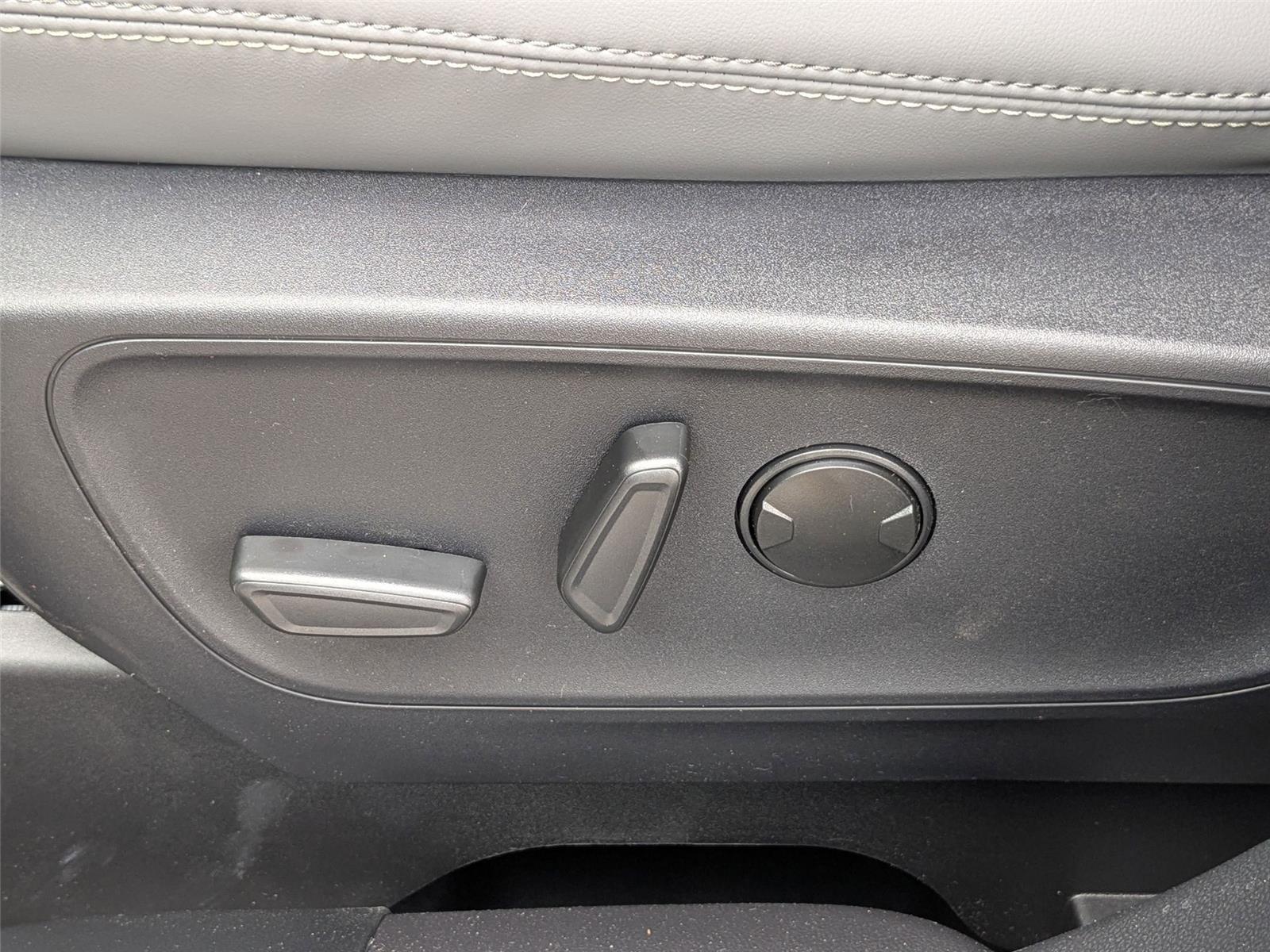 New 2025 Carbonized Gray Metallic Ford Badlands image 15