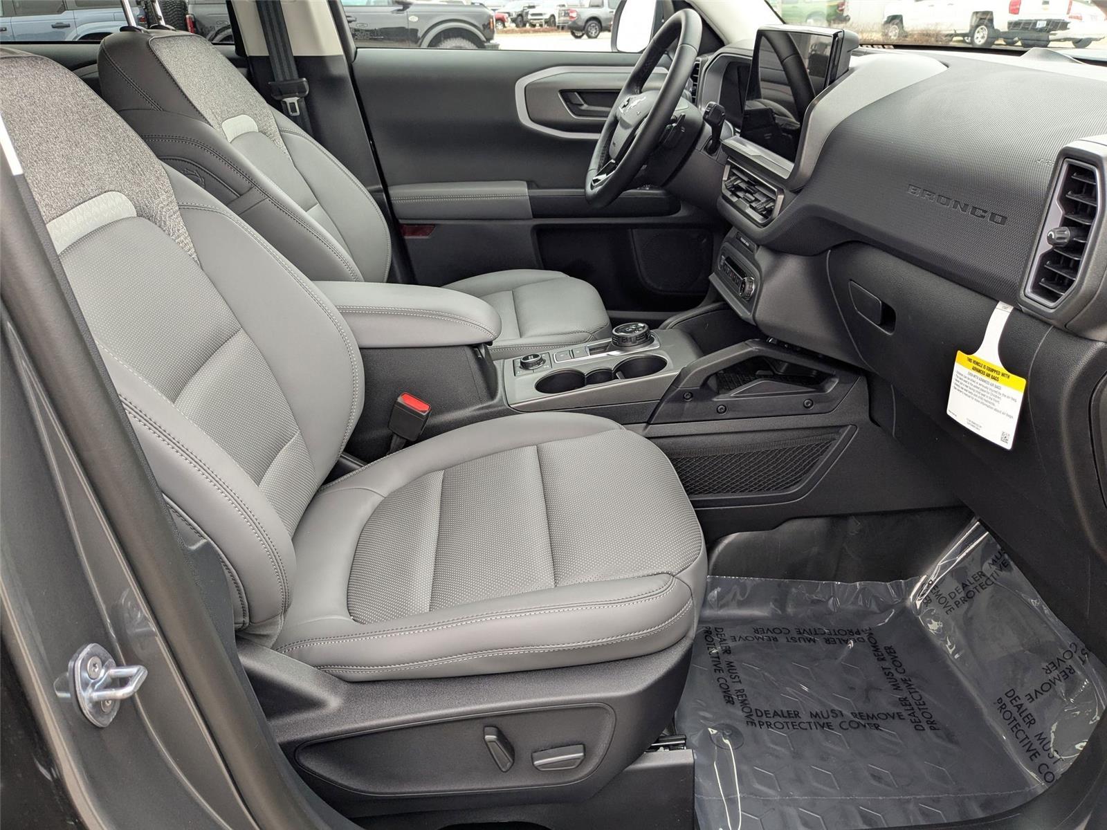 New 2025 Carbonized Gray Metallic Ford Badlands image 39