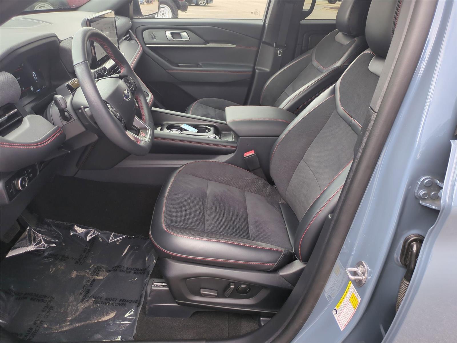 Used 2025 Vapor Blue Ford ST image 17