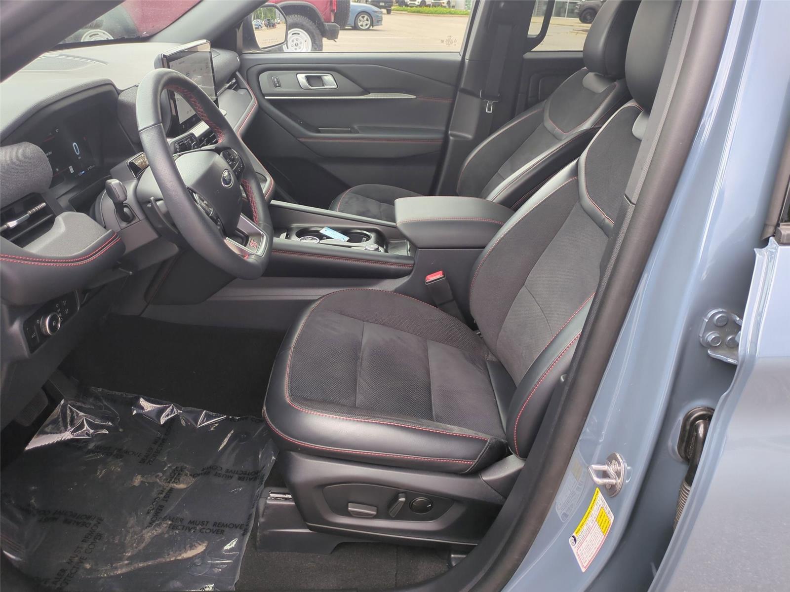 Used 2025 Vapor Blue Ford ST image 18