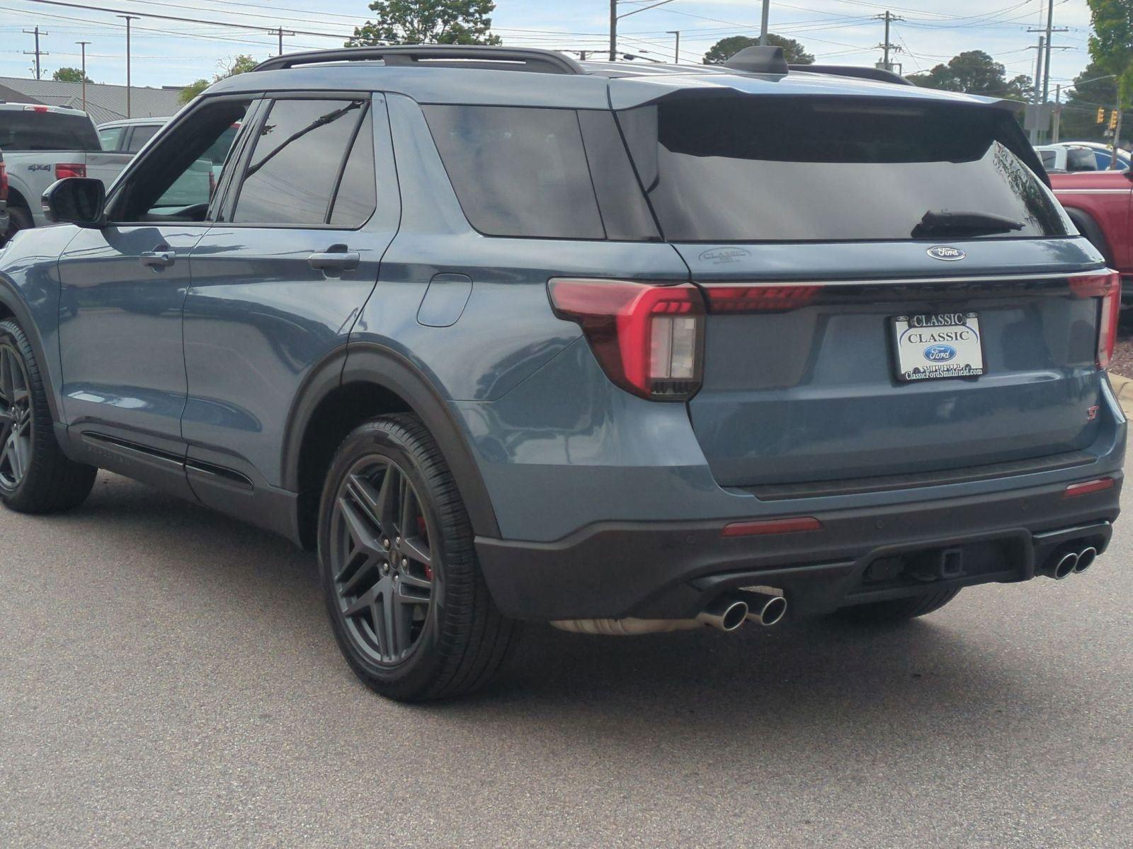 Used 2025 Vapor Blue Ford ST image 3