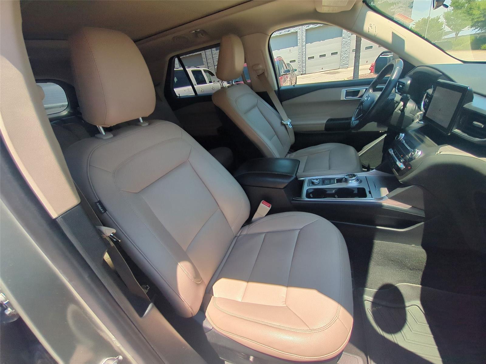 Used 2020 Silver Spruce Ford XLT image 41