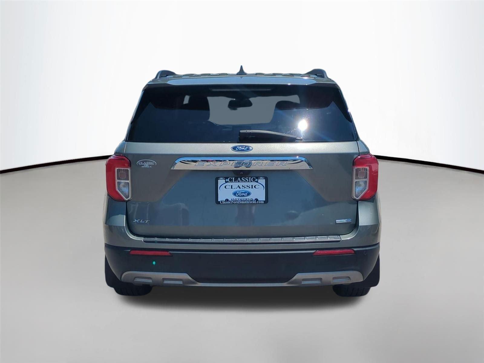 Used 2020 Silver Spruce Ford XLT image 4