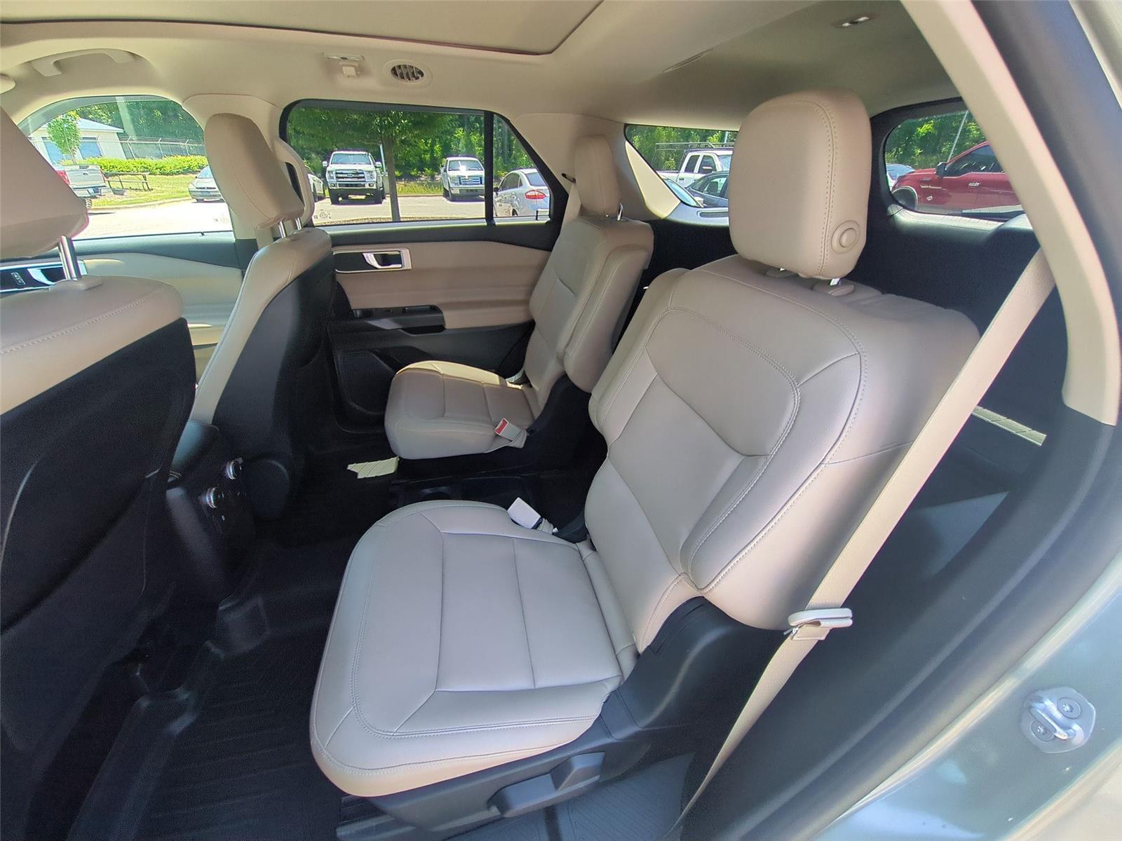 Used 2020 Silver Spruce Ford XLT image 34