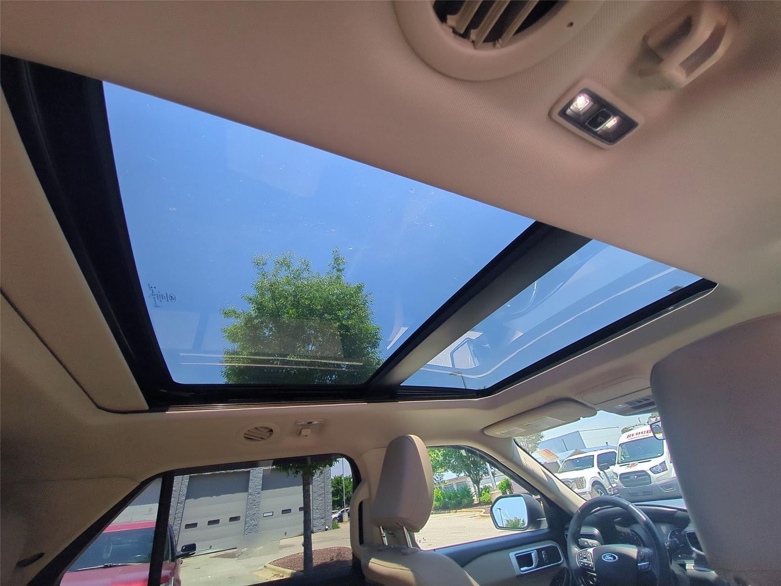 Used 2020 Silver Spruce Ford XLT image 39