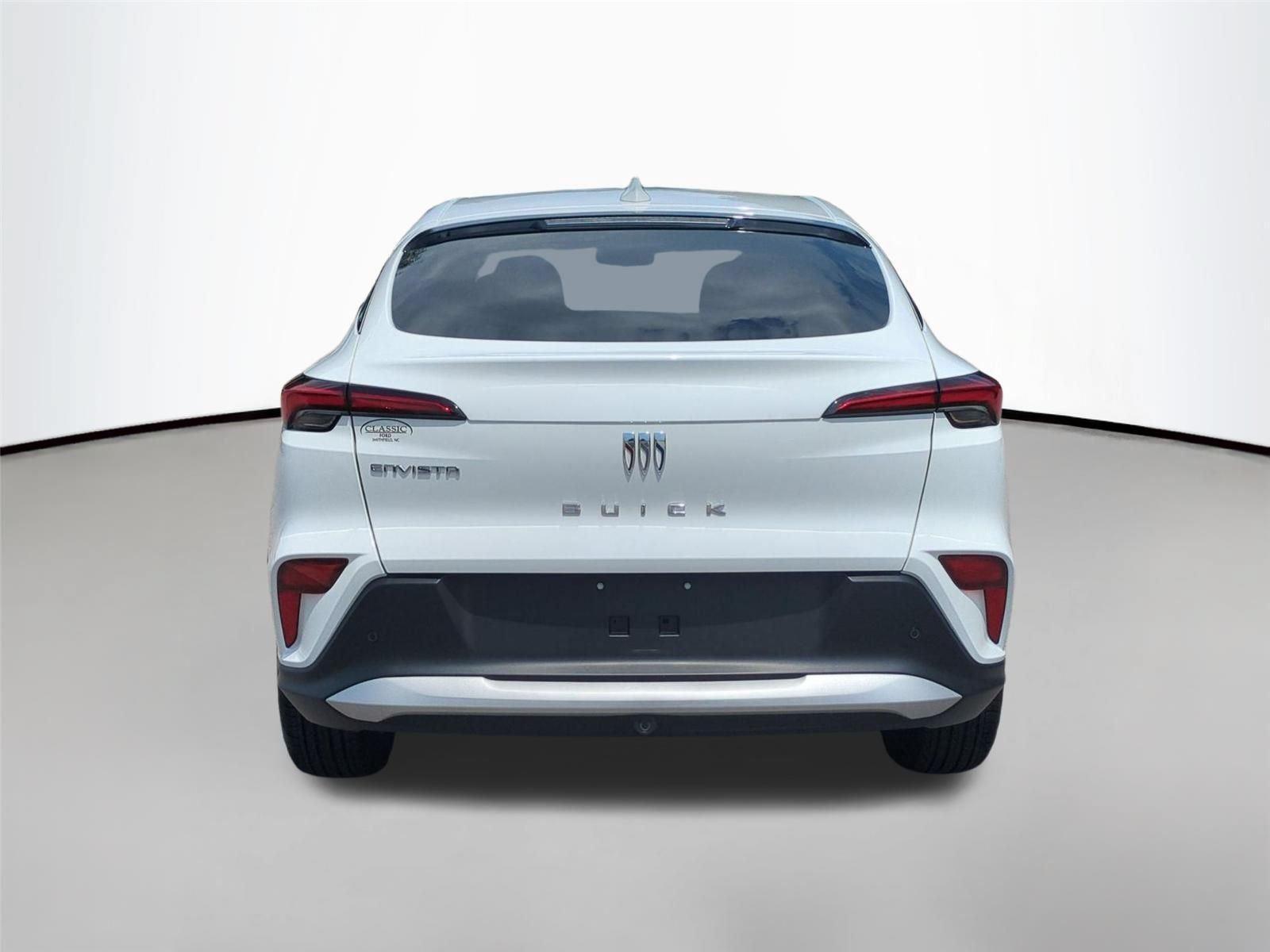 Used 2025 Summit White Buick Preferred image 4