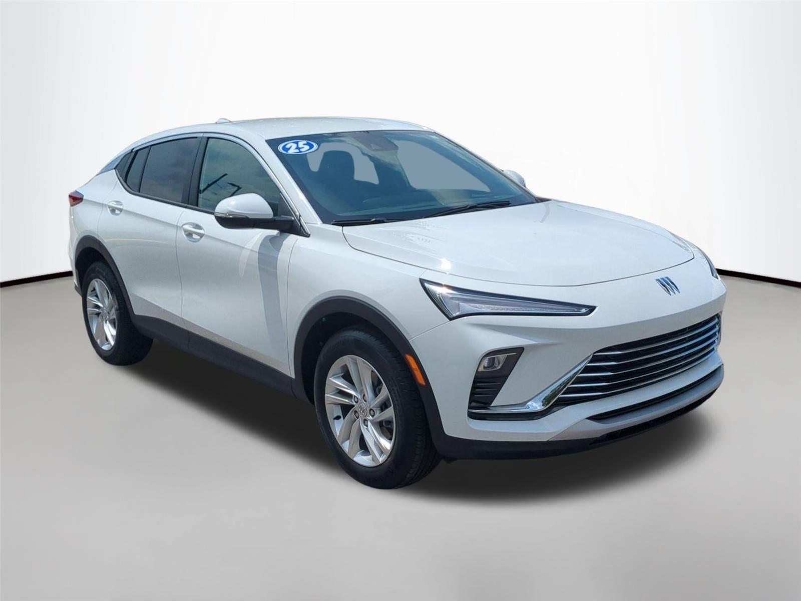 Used 2025 Summit White Buick Preferred image 7