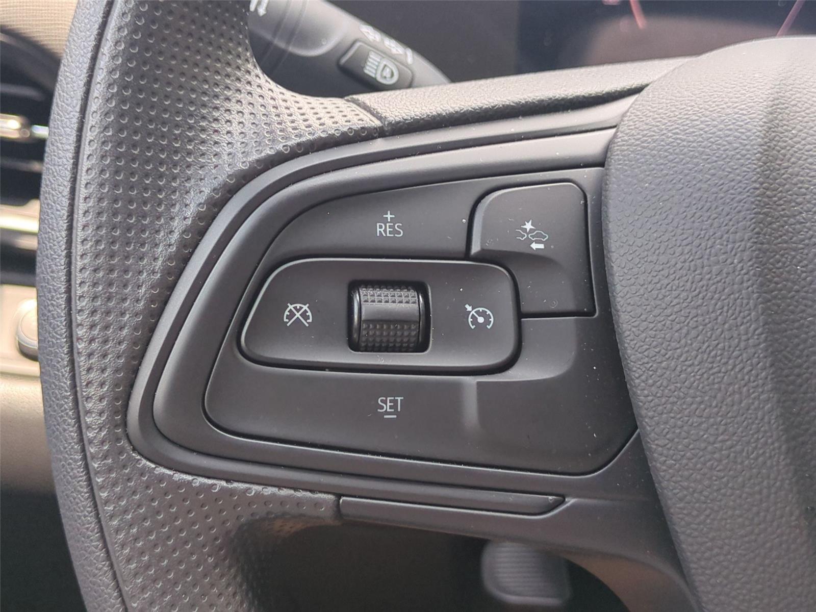 Used 2025 Summit White Buick Preferred image 20