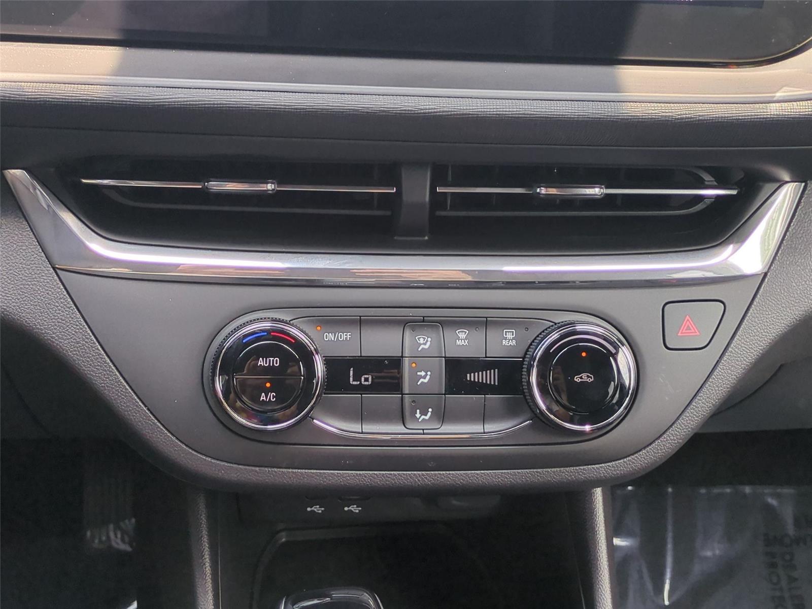 Used 2025 Summit White Buick Preferred image 27