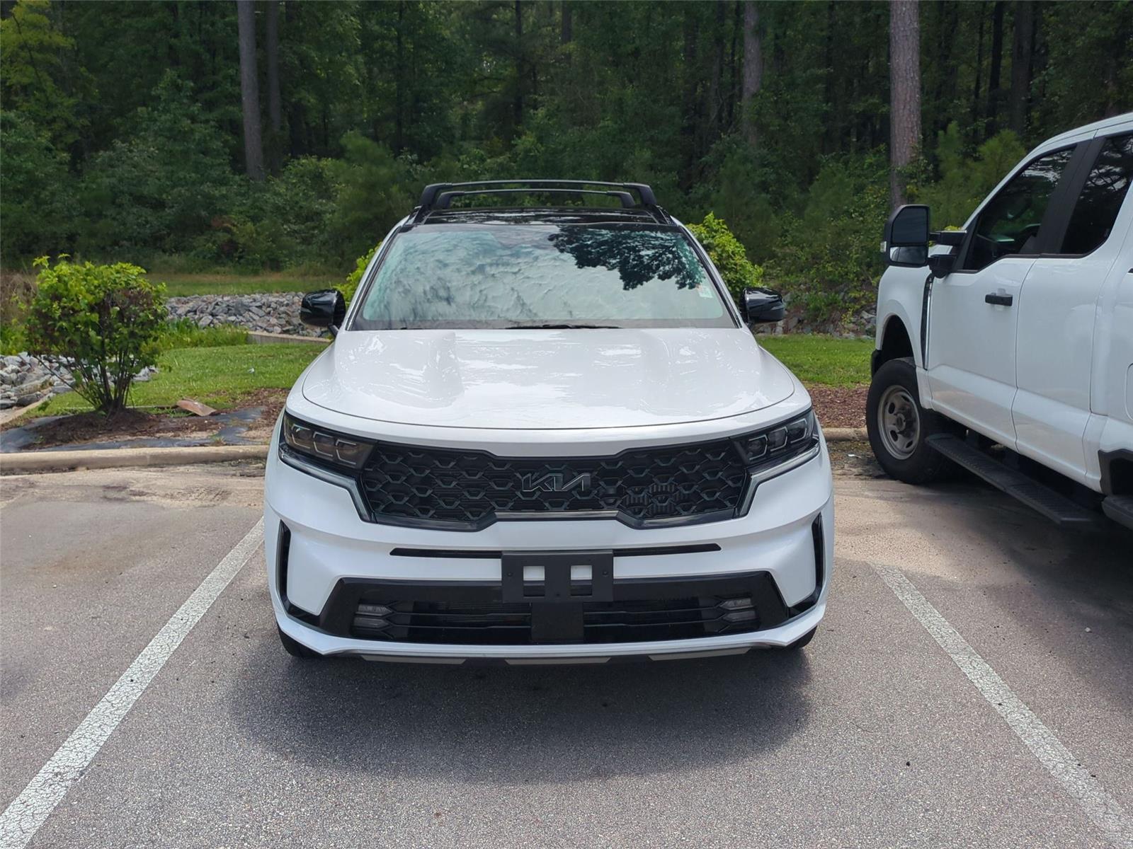 Used 2022 Glacial White Pearl Kia SX image 2