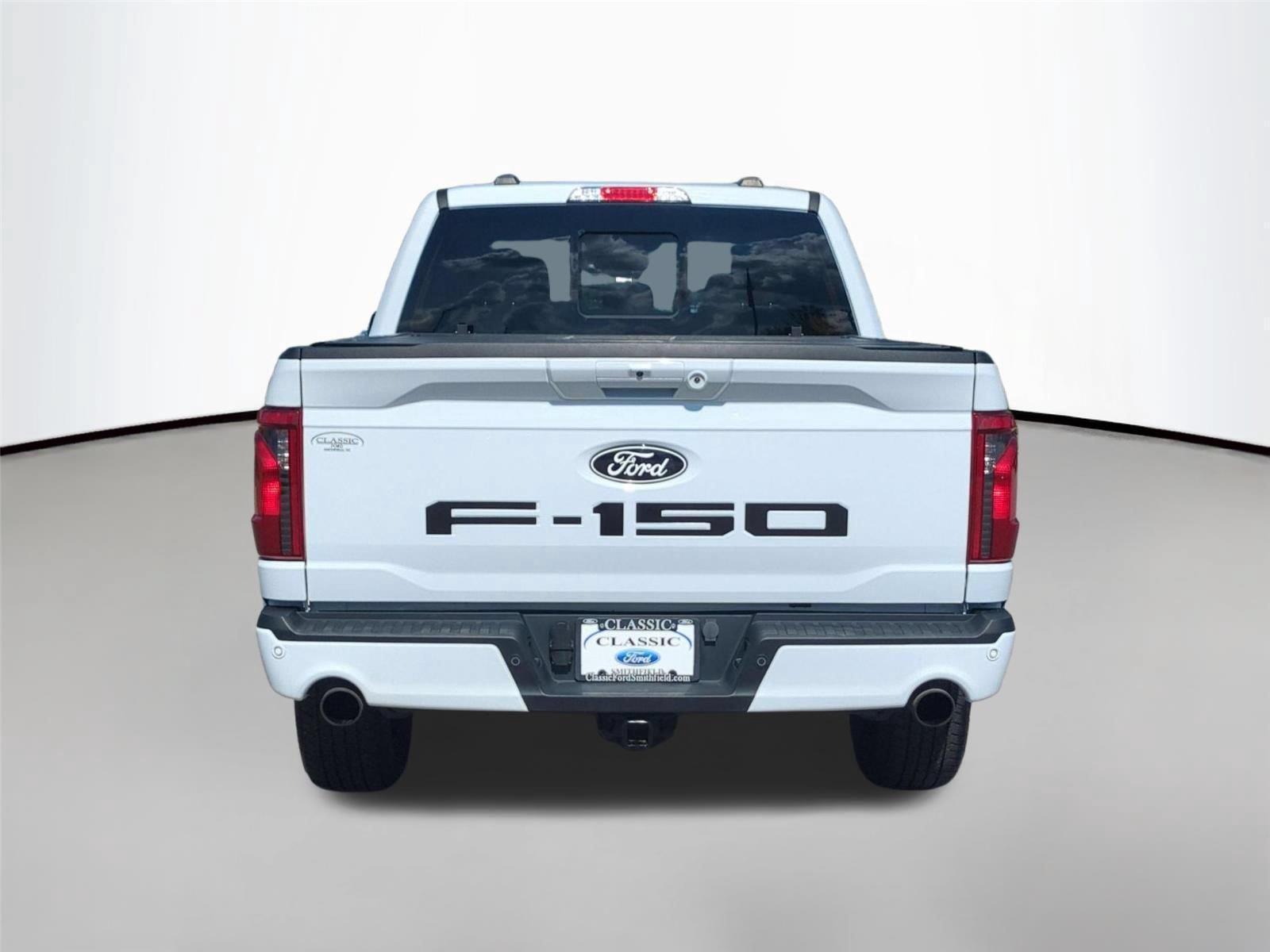 Used 2024 Oxford White Ford XLT image 4
