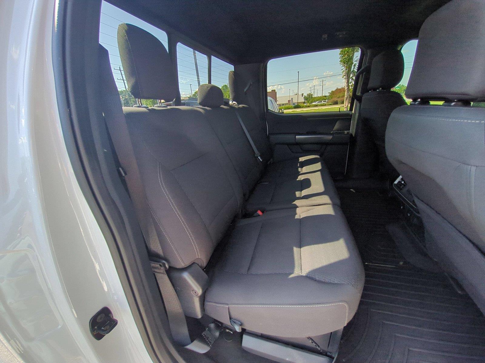 Used 2024 Oxford White Ford XLT image 35