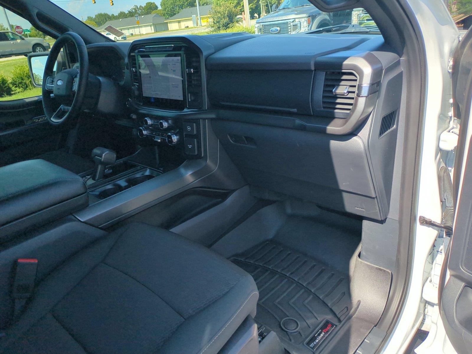 Used 2024 Oxford White Ford XLT image 38