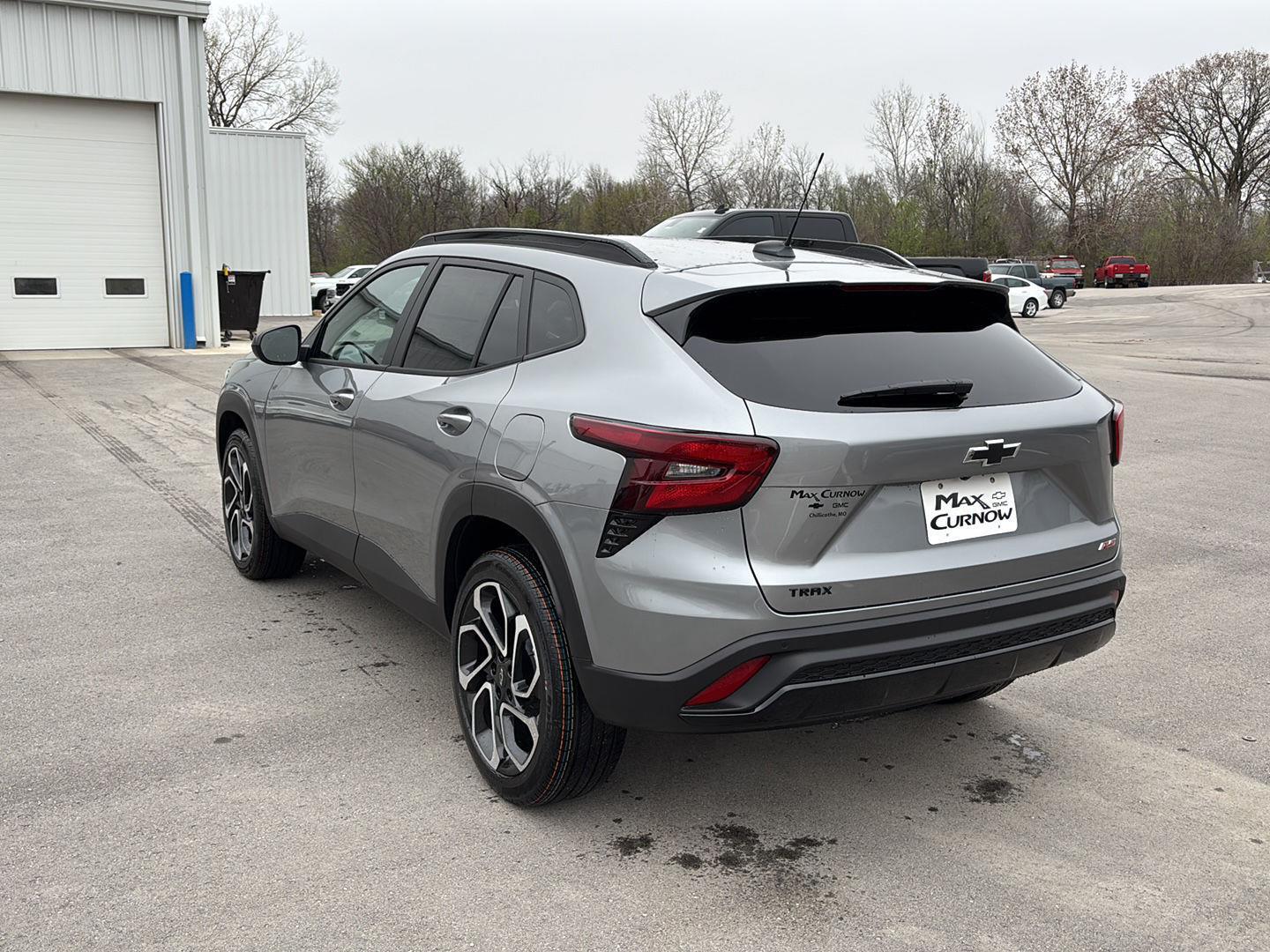 View vehicle photo 3