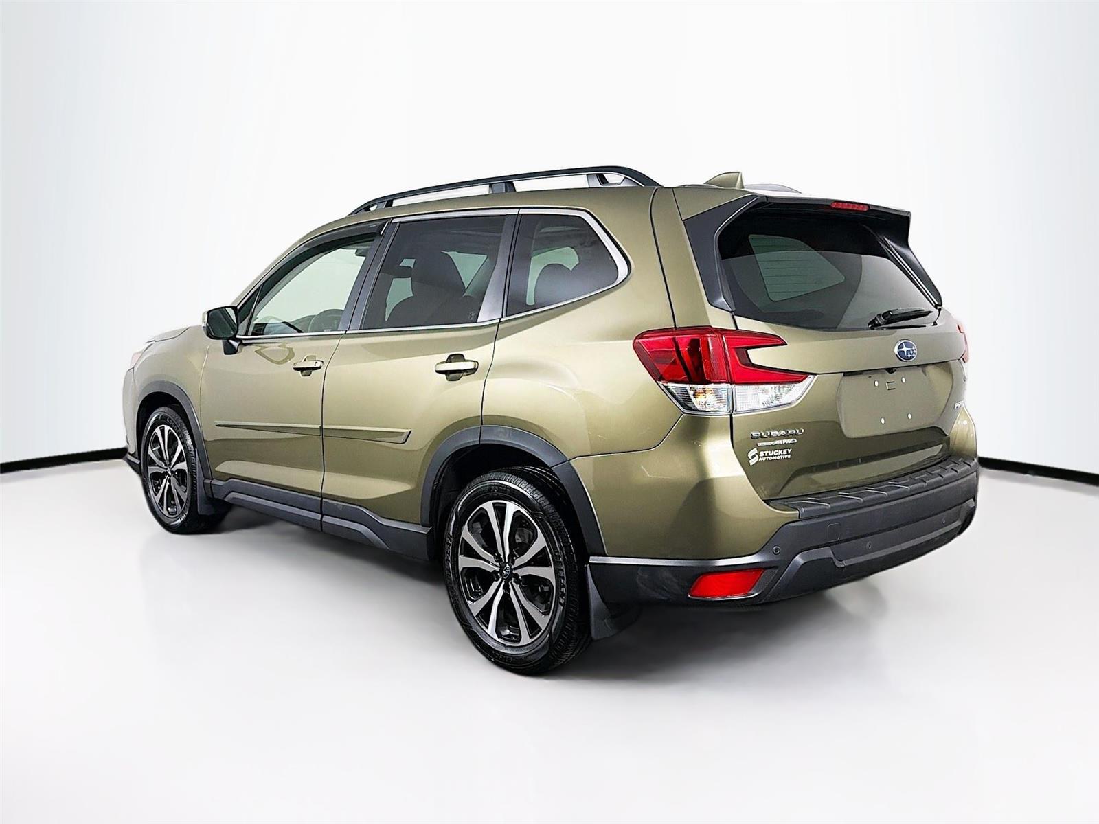 View vehicle photo 5