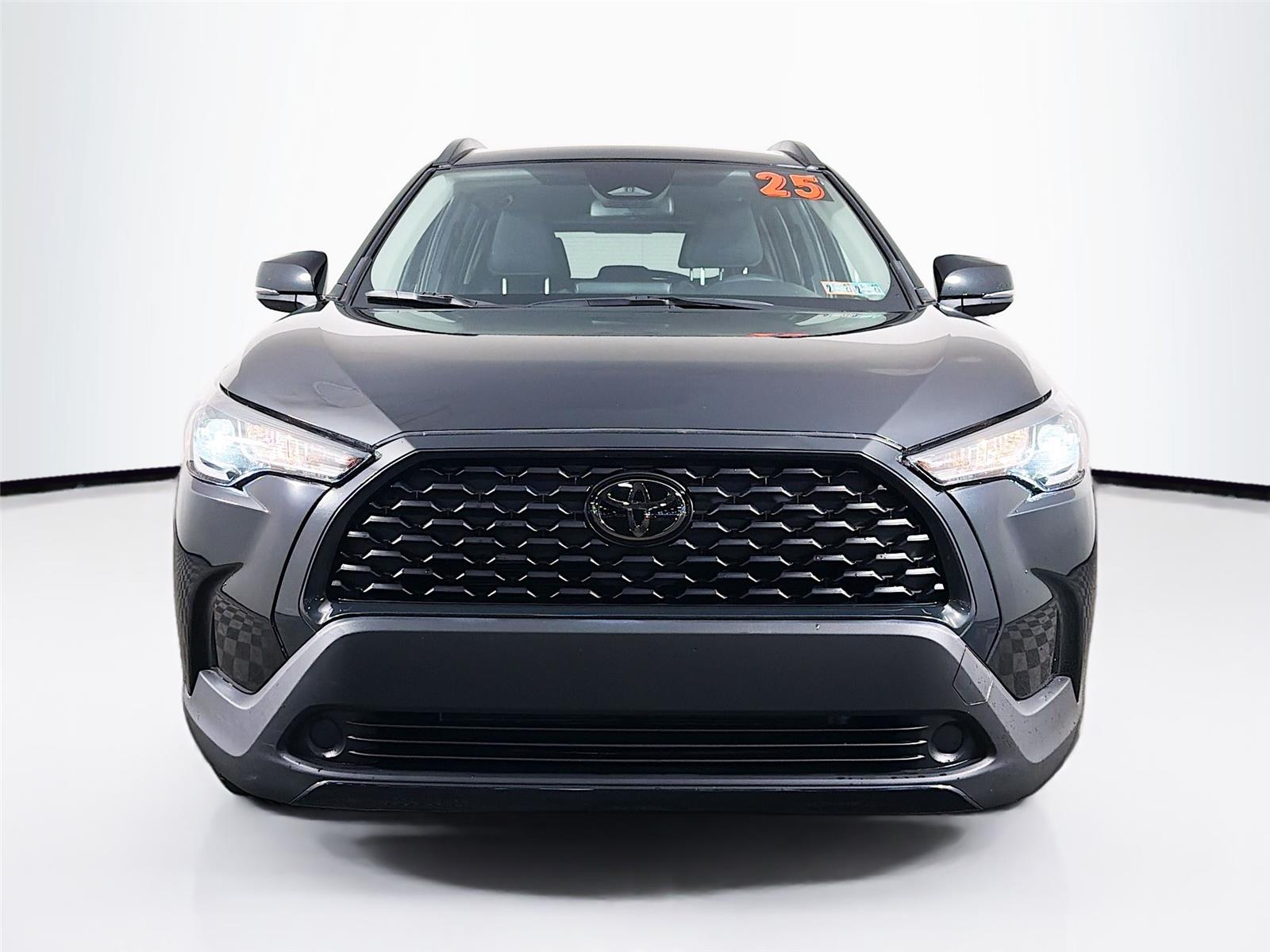 View vehicle photo 2