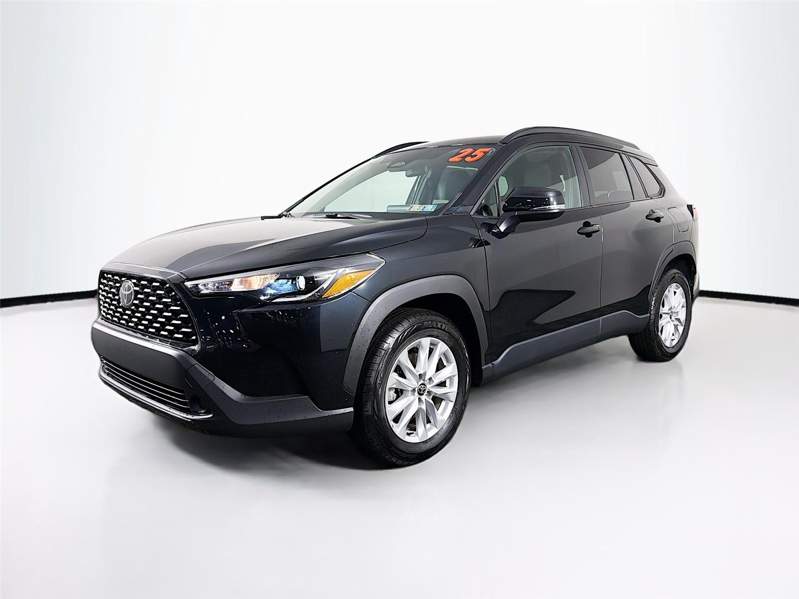 View vehicle photo 3