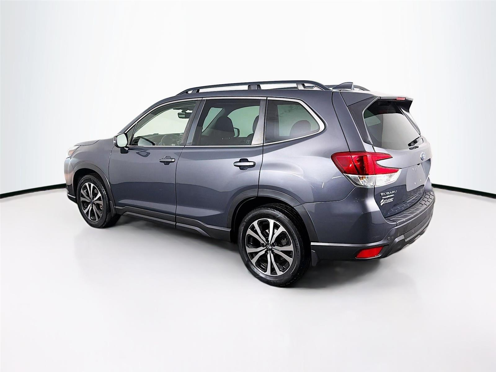 View vehicle photo 5