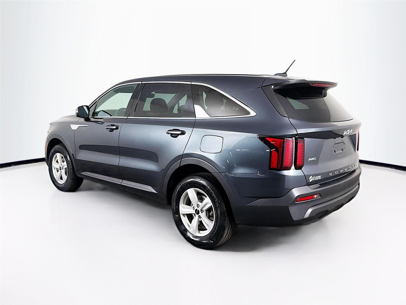 View vehicle photo 5
