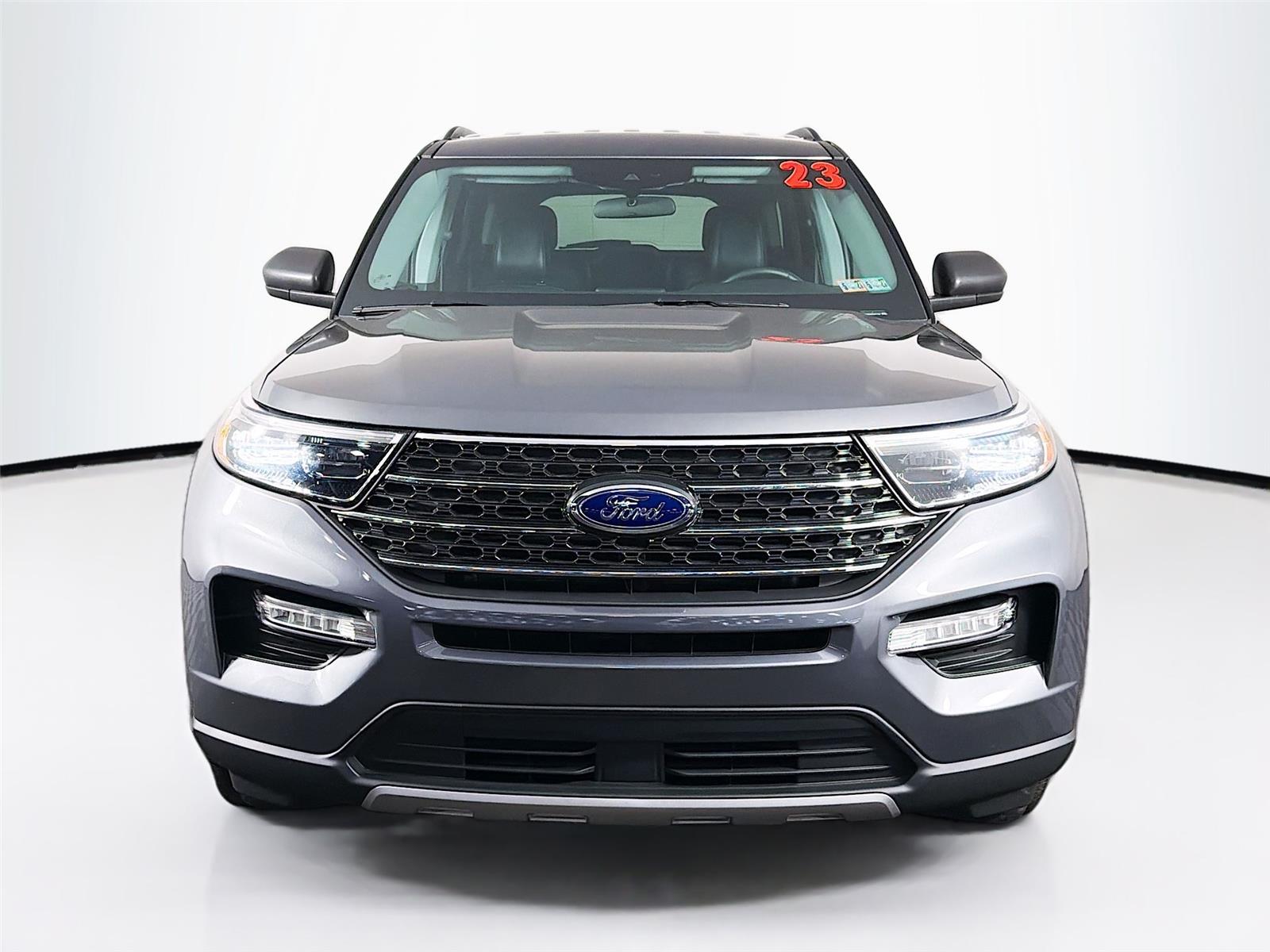 View vehicle photo 2